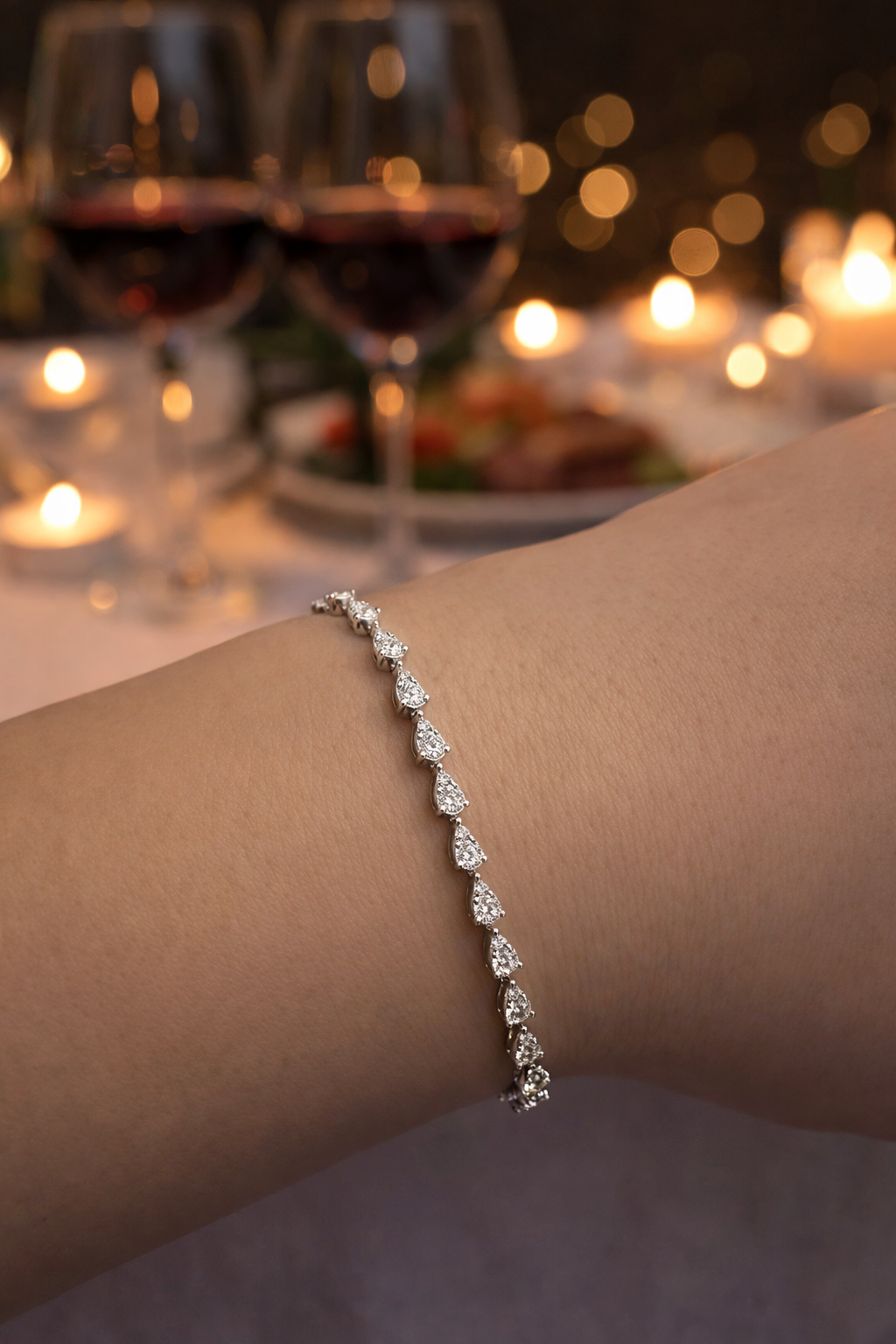 Диамантена гривна с елепсовидни диамнати тип тенис гривна с диаманти