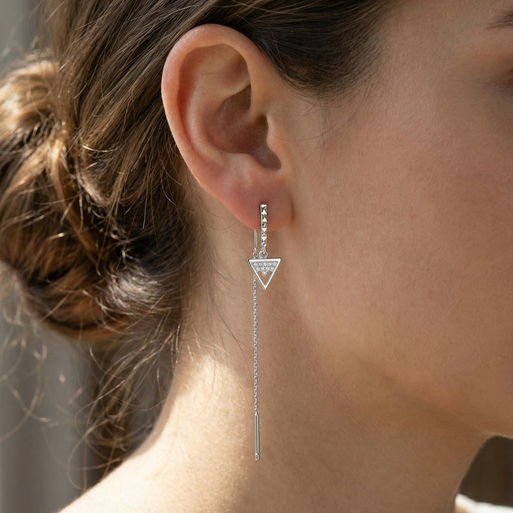 Висящи обеци ELYRA – бяло злато с геометричен дизайн и камъни