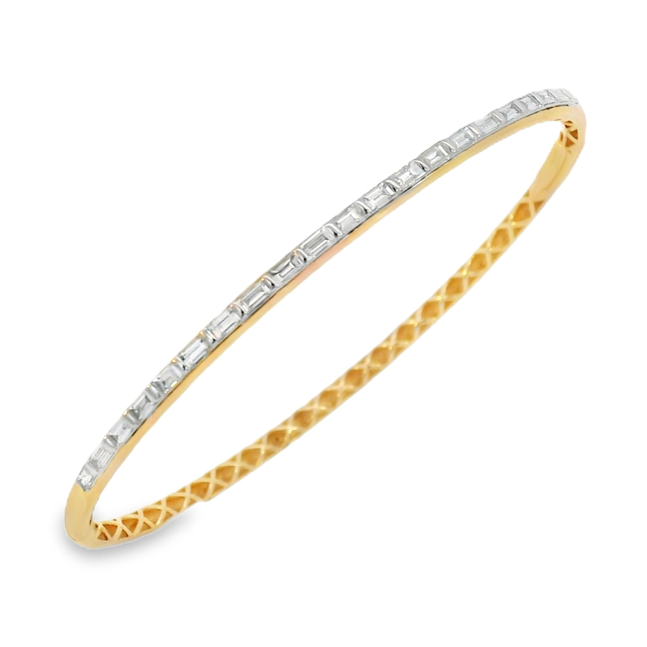 Твърда диамантена гривна от розово злато с правоъгълни диаманти