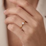 Годежен пръстен с диамант Aveline Solitaire