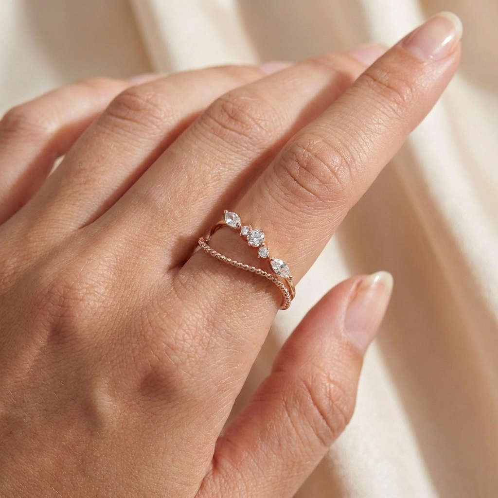 Нежен златен пръстен от розово злато с камък циркон