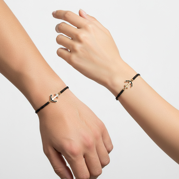 Черен конец плетена гривна за мъж и за жена с котва от жълто злато