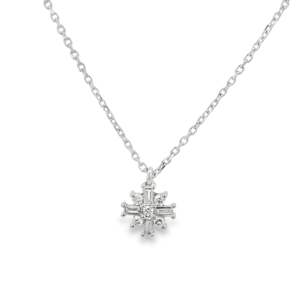 Бяло злато колие с нежна диамантена висулка