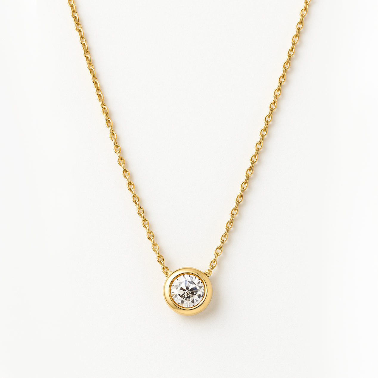 Колие жълто злато с едно камъче