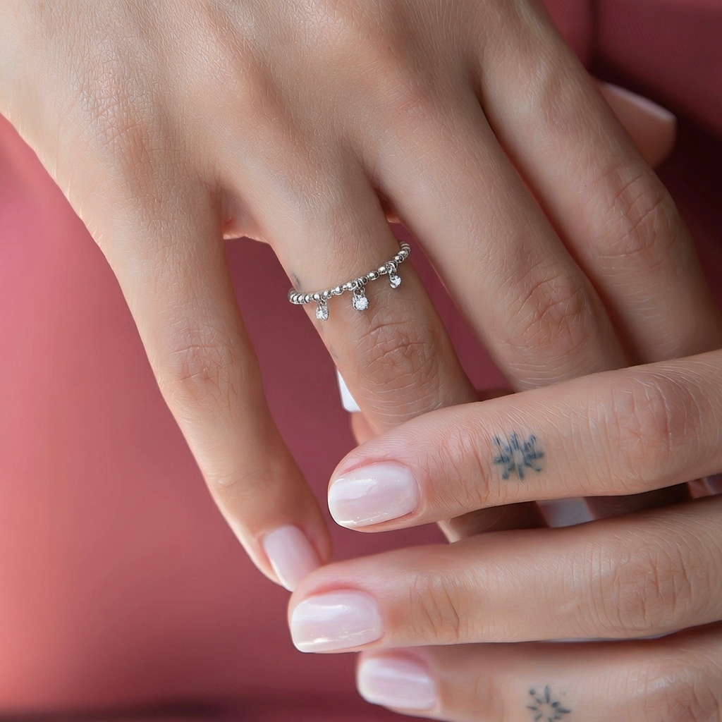 Златен пръстен халка бяло злато с висящи камъни циркон VIKI