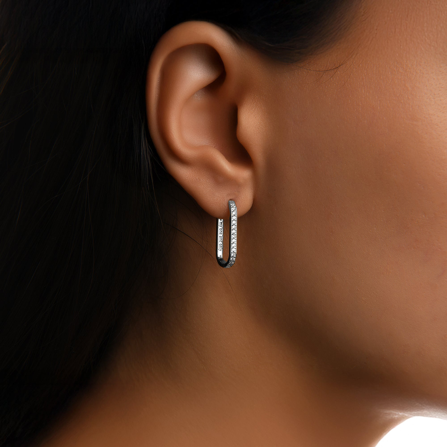 Златни висящи обици от бяло злато тип халки с камъни циркон правоъгълни