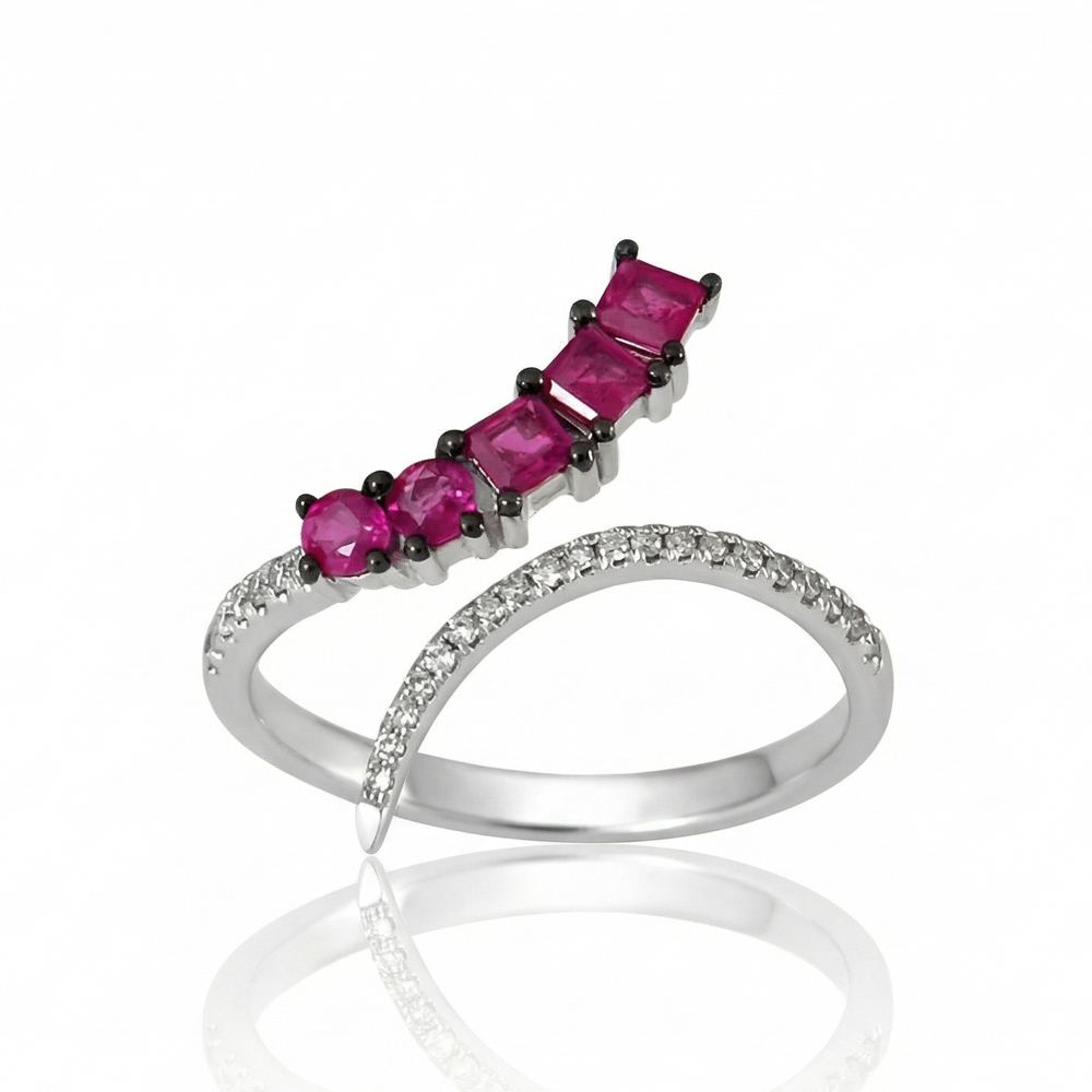 Диамантен пръстен с рубин и диаманти от бяло залто