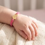 Персонализирана гривничка с бебешко краче