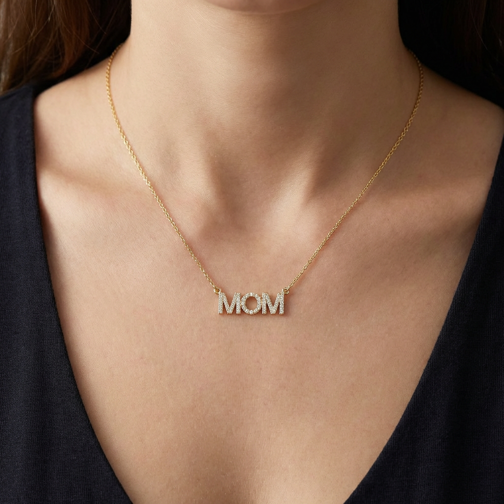 Златно колие с надпис мама - МОМ с камъни циркон