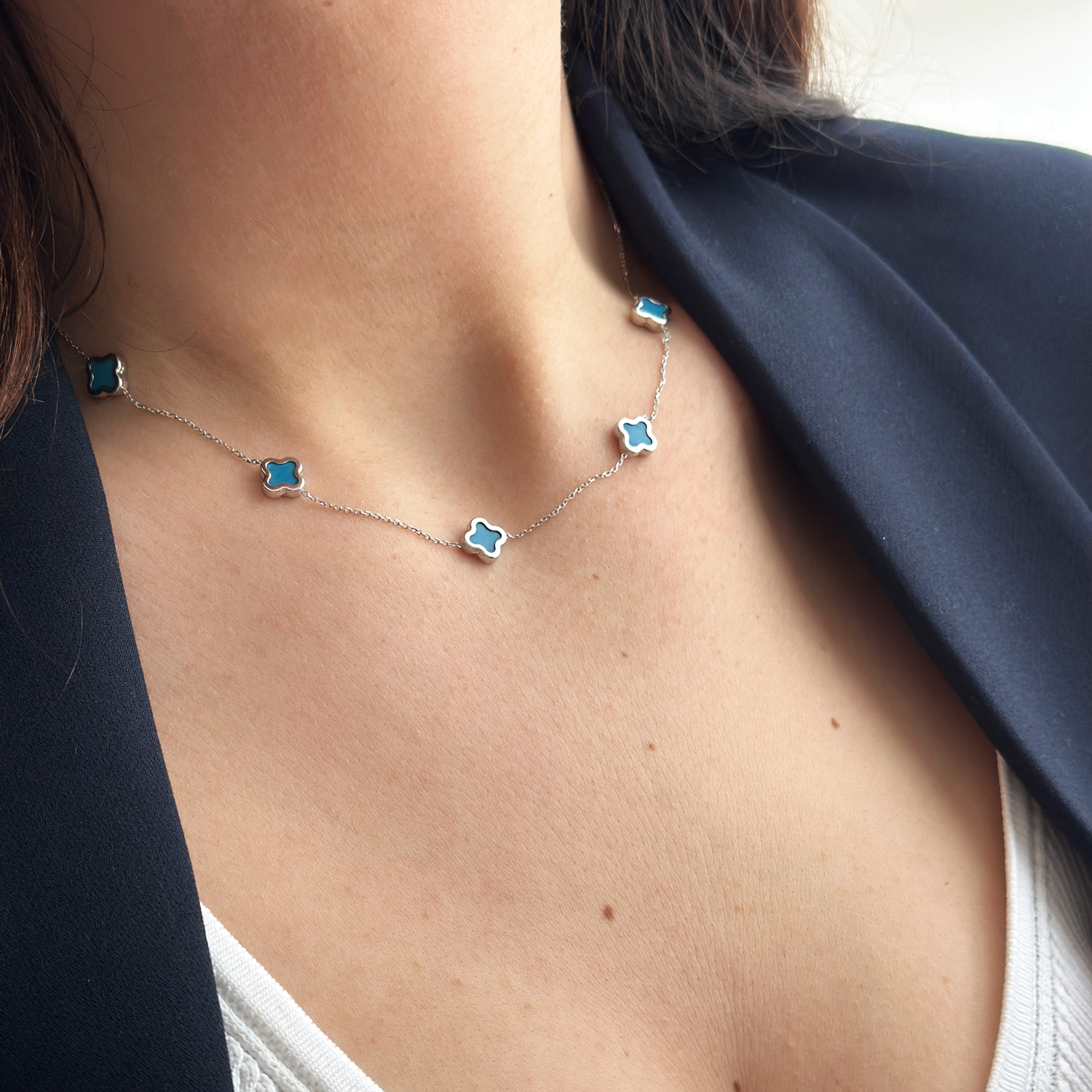 Колие бяло злато с детелини с тюркоаз CLOVER Van Cleef