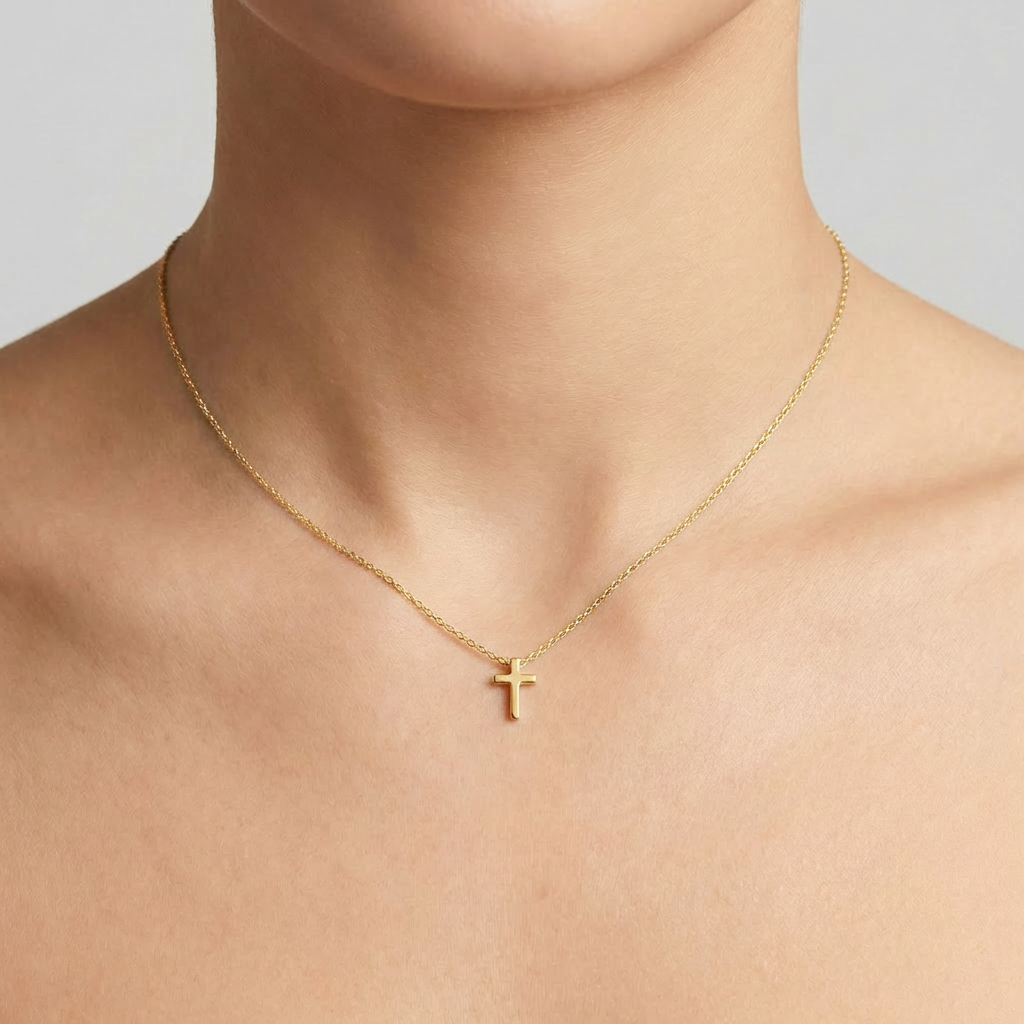 златно синджирче с малко златно кръстче от жълто злато без камъни,подходящ подарък за Кръщене