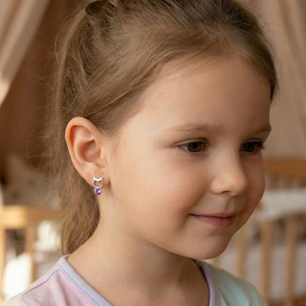 Детски обеци коте от бяло злато с цветен камък