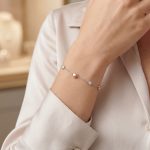 Гривна от бяло злато с розови сърца