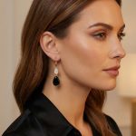 Златни висящи обеци с халцедон и оникс ÉLUNA